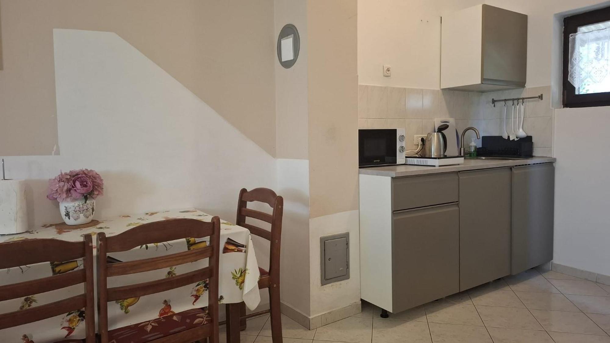 Apartman Karin Donji Karin ภายนอก รูปภาพ
